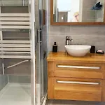 Apartment Le Diego Suarez, 5 Pers, Climatisation, Parking, 100m Des Plages Antibes